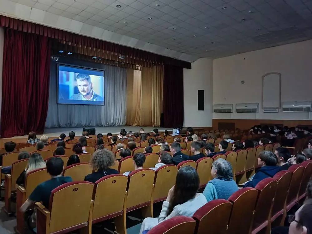 Профилактика экстремизма: в колледже прошел показ документального фильма