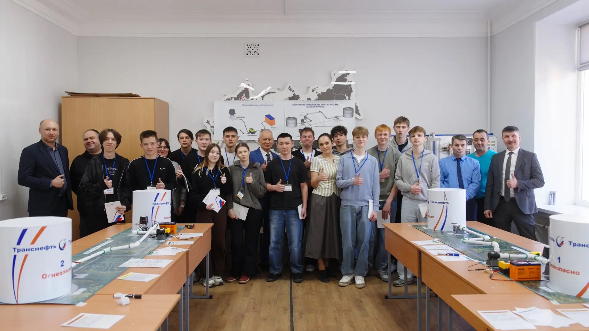 Студенты-нефтяники приняли участие в сооружении трубопровода