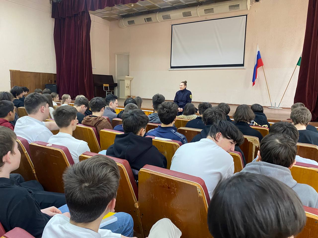 Лекция с участием инспектора КДН для 1-х курсов нефтяного направления